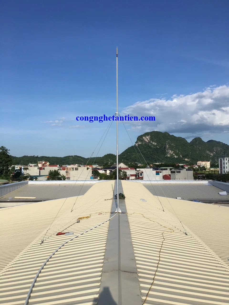 lap-dat-chong-set-showroom-hyndai